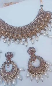 Indian Pakistani Jewellery Hajar: Jewellery set, tikka, chand bali earrings, jhoomar and choker necklace set - Bijoux Pieces