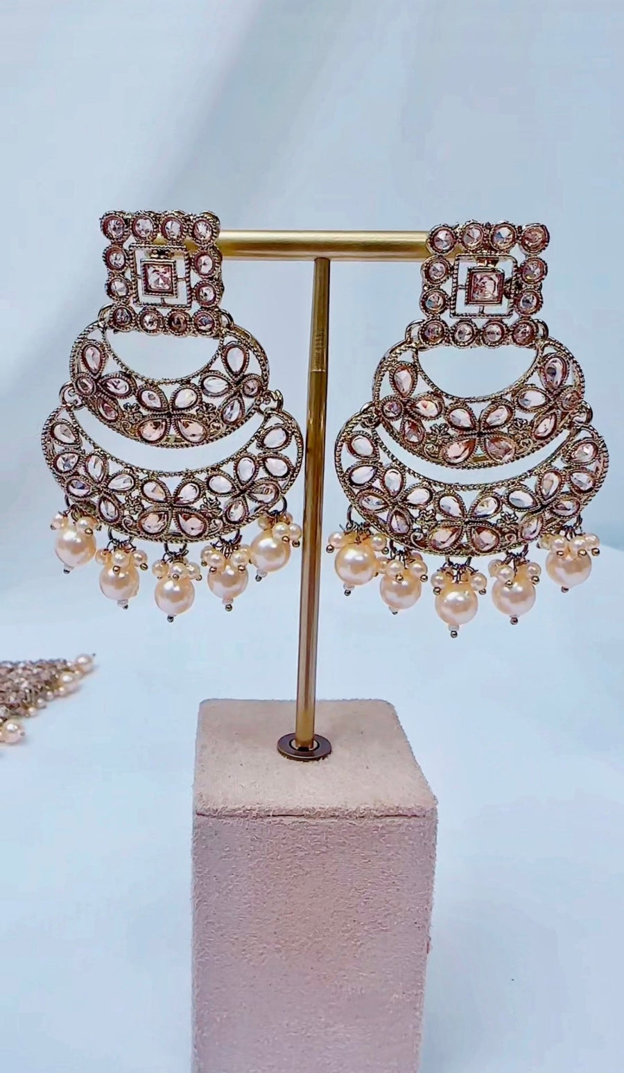 Indian Pakistani Jewellery Hanifa: gold, choker, earring and tikka set - Bijoux Pieces