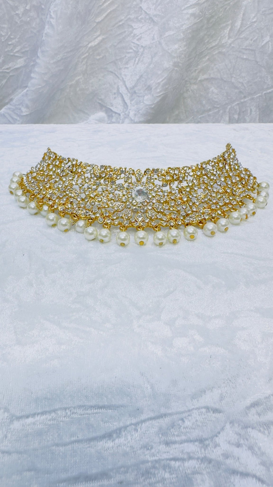 Indian Pakistani Jewellery Janan: Gold coloured choker set with pearls - Bijoux Pieces