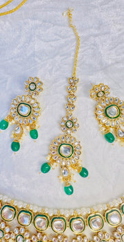 Indian Pakistani Jewellery Malaika: Gold & green choker, earring, tikka set - Bijoux Pieces