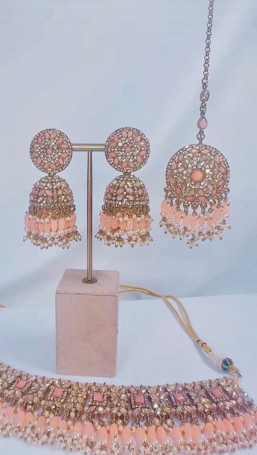 Indian Pakistani Jewellery Pariza: Gold & peach choker, earring, tikka set - Bijoux Pieces