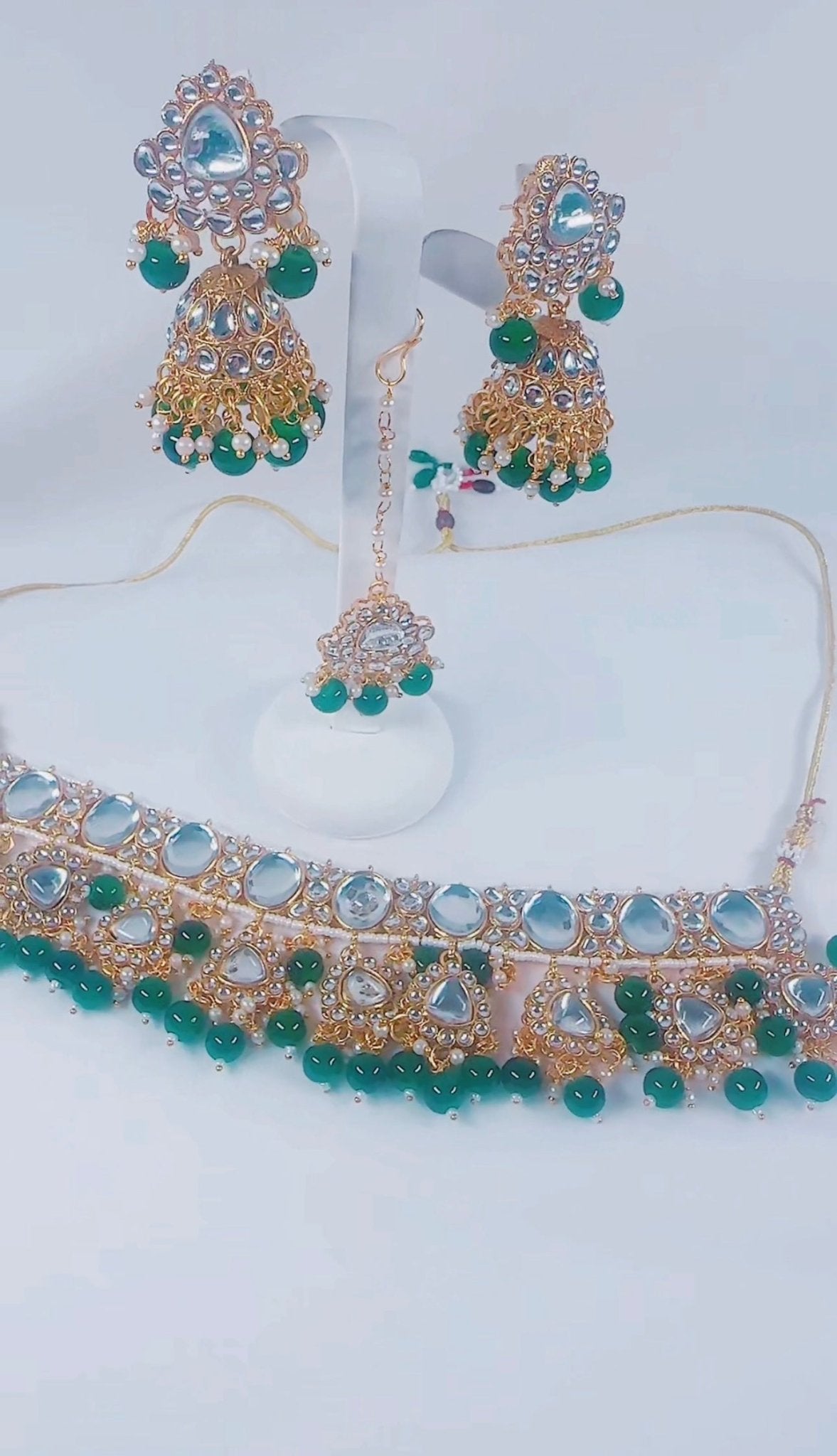 Indian Pakistani Jewellery Soniya: Gold & green choker, earring, tikka set - Bijoux Pieces