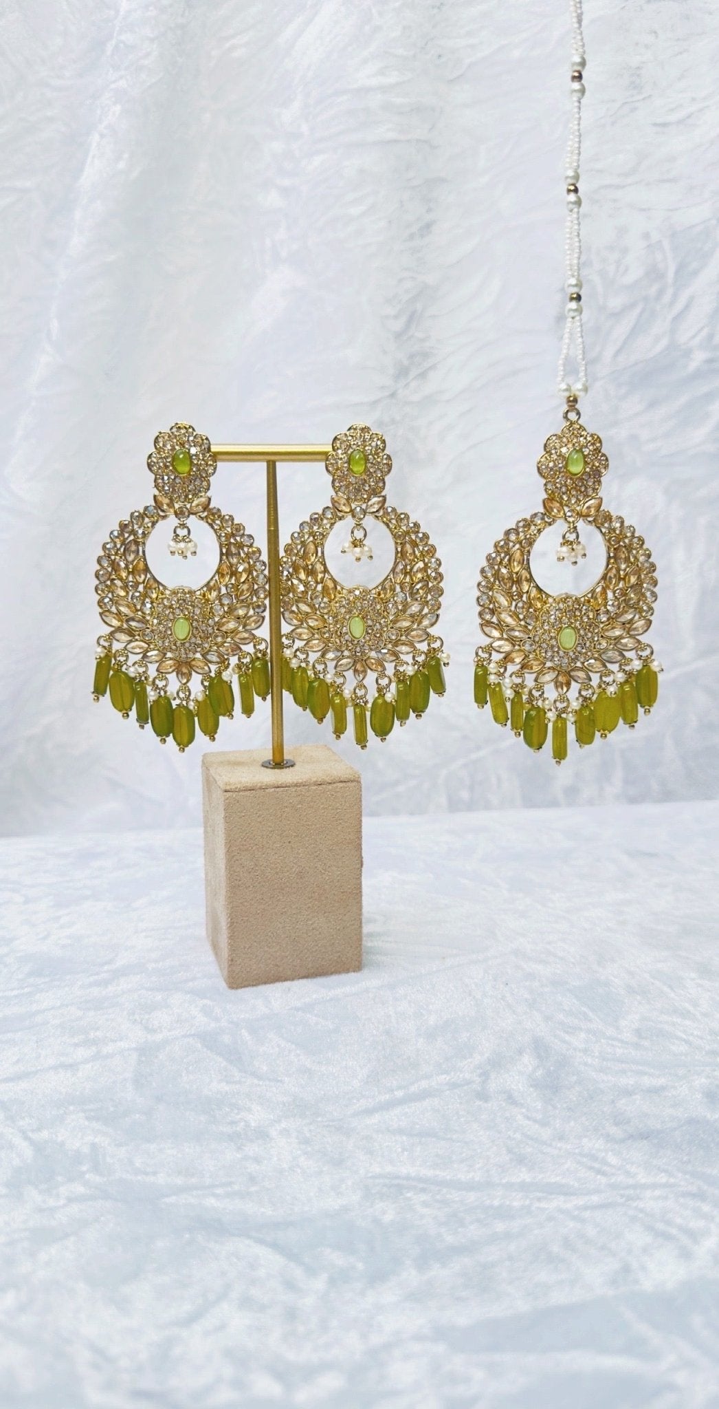 Indian Pakistani Jewellery Sultana : green & gold earrings with tikka - Bijoux Pieces