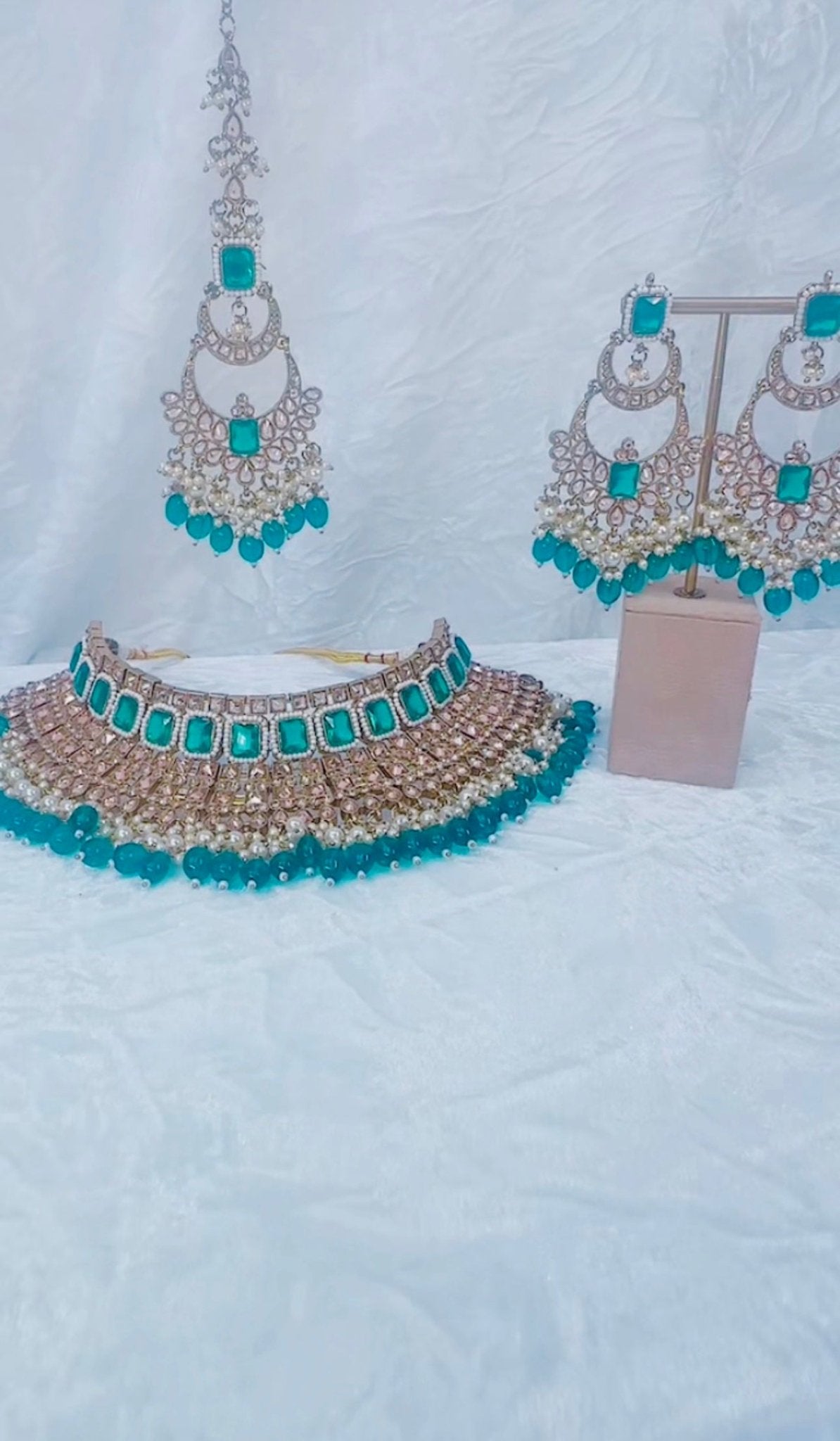 Indian Pakistani Jewellery Zahra: Emerald Blue teal, choker, earring and tikka set - Bijoux Pieces