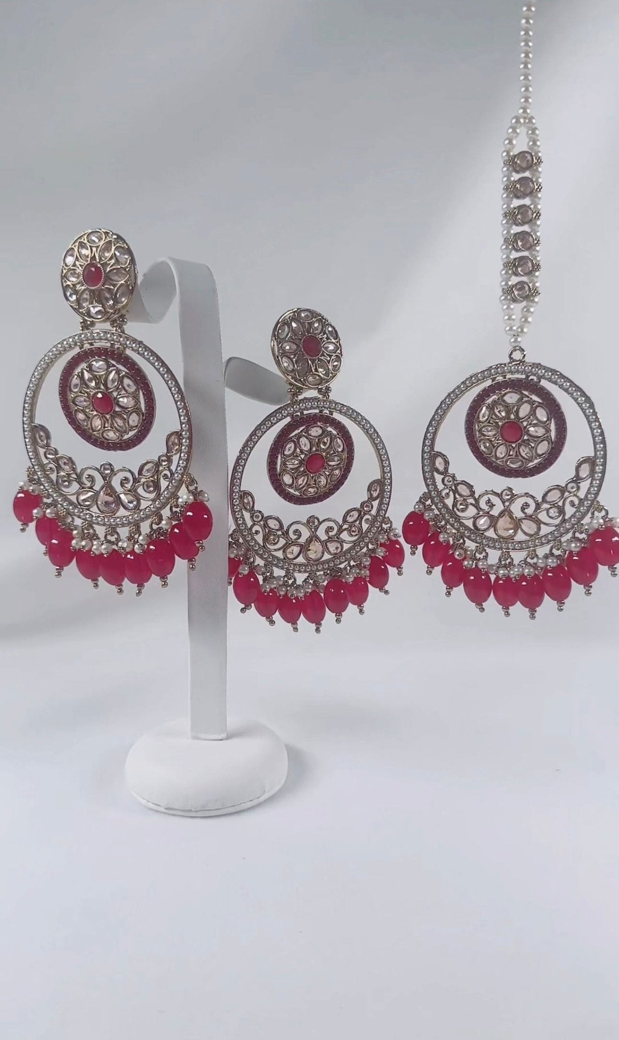 Cyra : Maroon & gold earrings with tikka - Bijoux Pieces