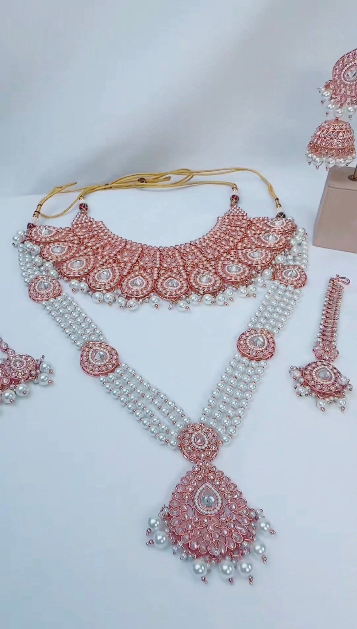 Dalal: Rose gold pearl jewellery set - Bijoux Pieces