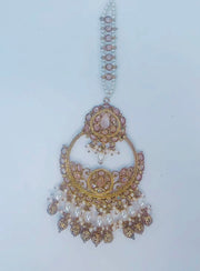 Imani : gold and pale pink Sahara Jhumkay with tikka - Bijoux Pieces