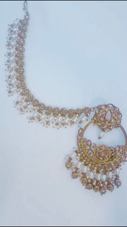 Imani : gold and pale pink Sahara Jhumkay with tikka - Bijoux Pieces